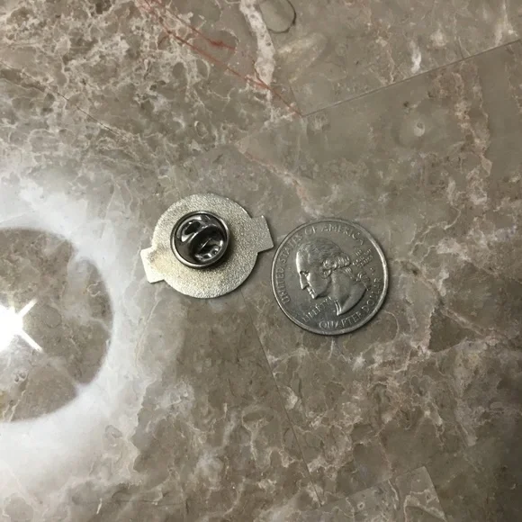 Fox America’s Most Wanted Lapel/Hat Pin Unique! - Picture 6 of 7